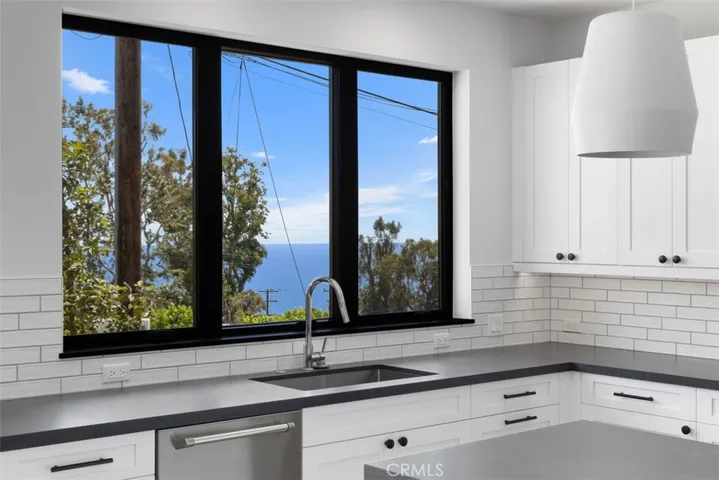 21552 Treetop Lane, Laguna Beach, California 92651