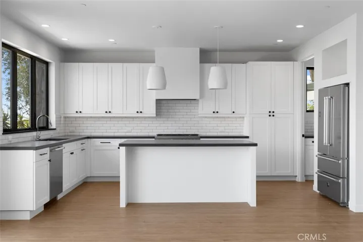 21552 Treetop Lane, Laguna Beach, California 92651