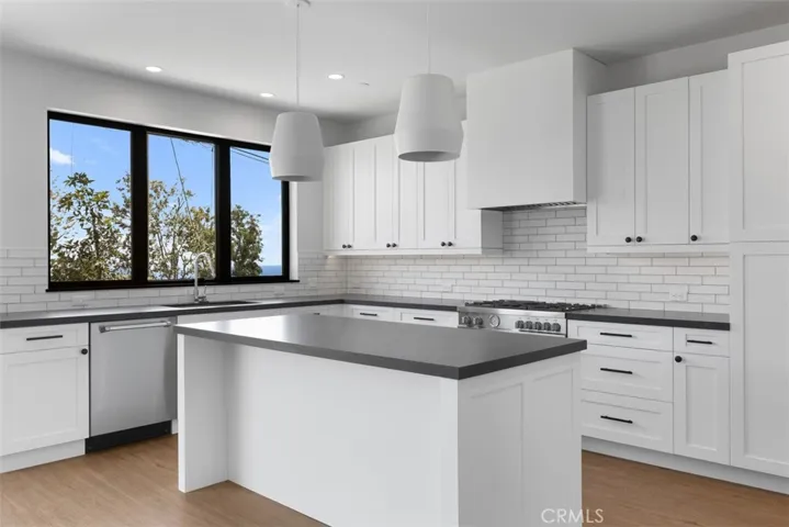 21552 Treetop Lane, Laguna Beach, California 92651