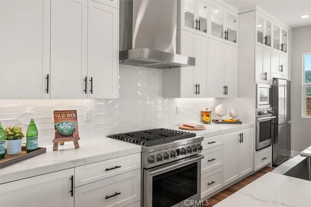 6533 Canyon Oaks Drive, Simi Valley, California 93063 home-pic-12