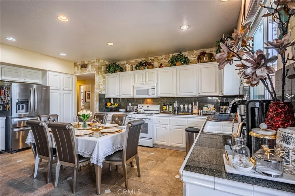 15108 Lighthouse Lane, Lake Elsinore, California 92530 home-pic-10