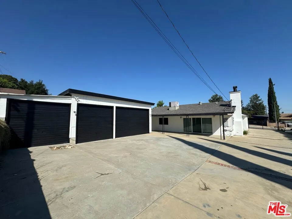13807 Paddock Street, Sylmar, California 91342, 4 Bedrooms Bedrooms, ,2 BathroomsBathrooms,Residential,For Sale,Paddock,25537035