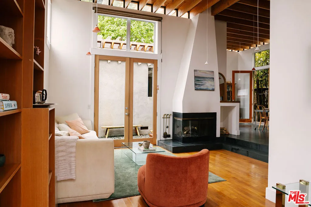 803 Boccaccio, Venice, California 90291 home-pic-6