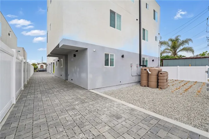 1643 W 82nd Street, Los Angeles, California 90047