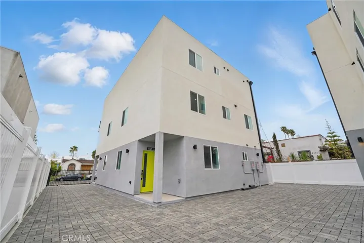 1643 W 82nd Street, Los Angeles, California 90047