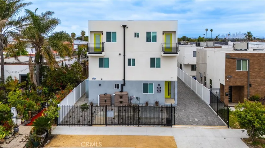 1643 W 82nd Street, Los Angeles, California 90047
