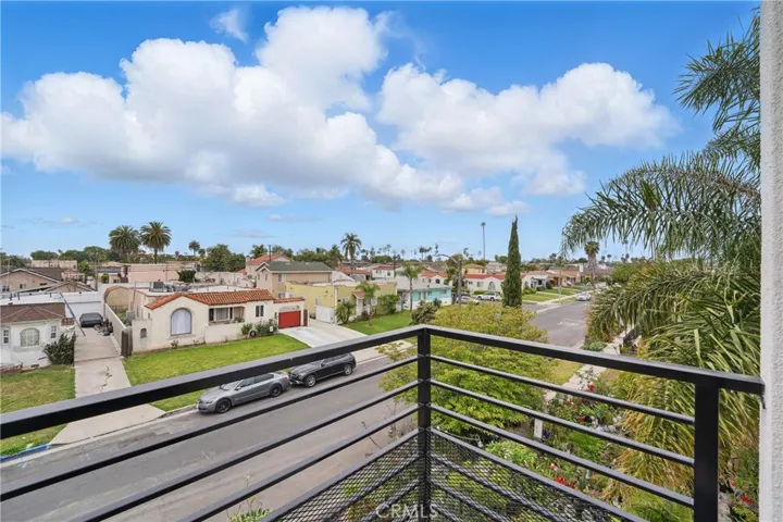 1643 W 82nd Street, Los Angeles, California 90047
