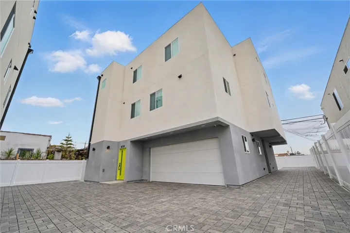 1643 W 82nd Street, Los Angeles, California 90047