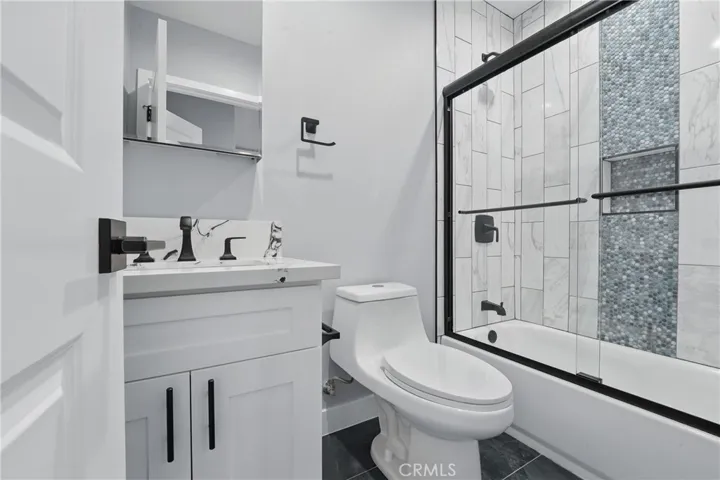 1643 W 82nd Street, Los Angeles, California 90047