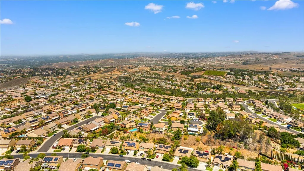 12257 Skywood Court, Riverside, California 92503 home-pic-24