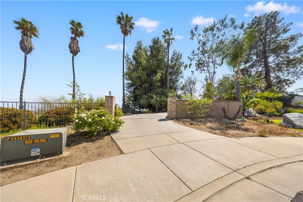 12257 Skywood Court, Riverside, California 92503 home-pic-15