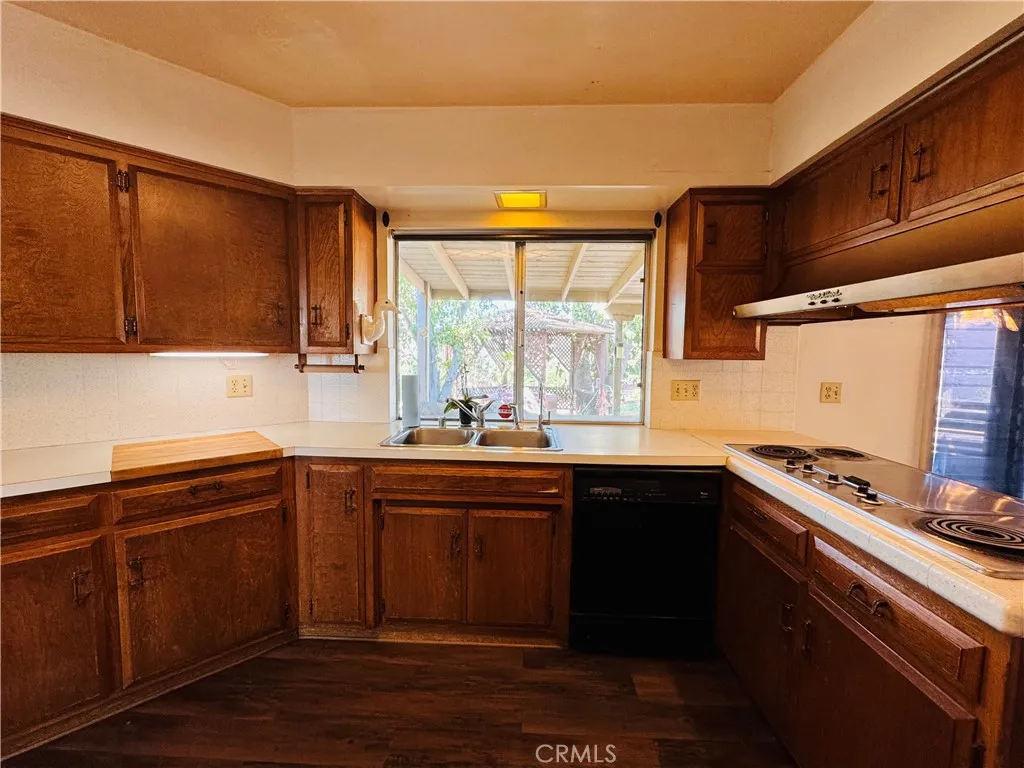 12257 Skywood Court, Riverside, California 92503 home-pic-29