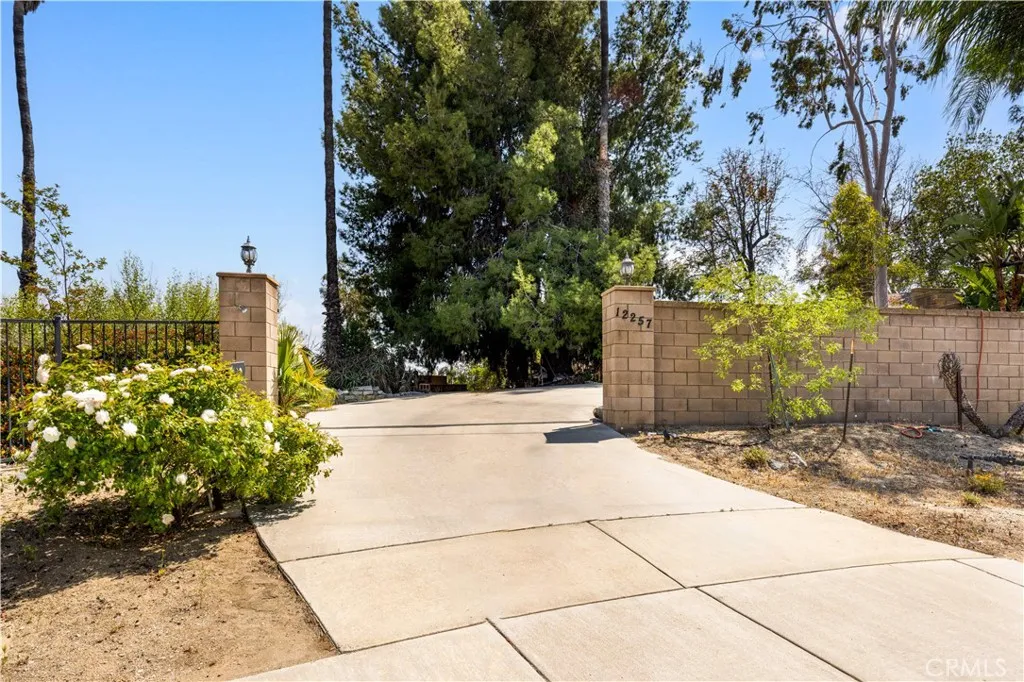 12257 Skywood Court, Riverside, California 92503 home-pic-13