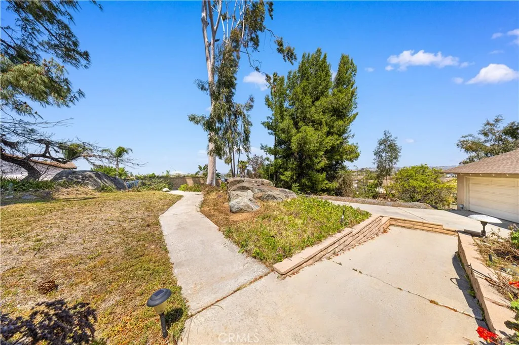 12257 Skywood Court, Riverside, California 92503 home-pic-4