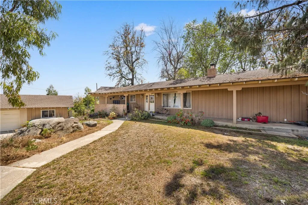 12257 Skywood Court, Riverside, California 92503 home-pic-2