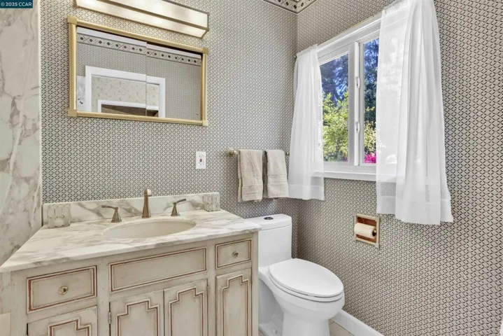 18 Van Tassel Ln, Orinda, California 94563