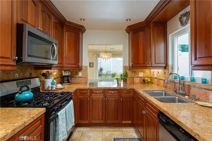 379 Camino San Clemente, San Clemente, California 92672
