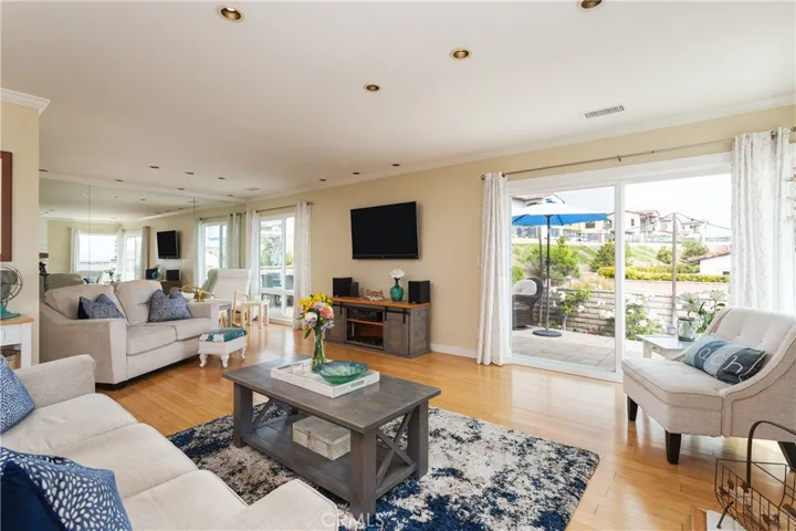 379 Camino San Clemente, San Clemente, California 92672