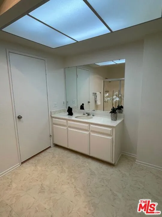 14804 Magnolia Boulevard  home-pic-5