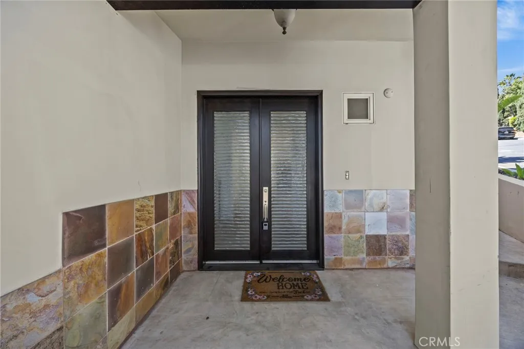 2377 Mount Olympus Drive, Los Angeles, California 90046 home-pic-11