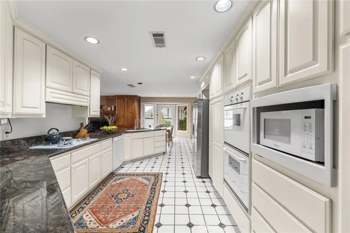 1503 Kensing Lane, North Tustin, California 92705
