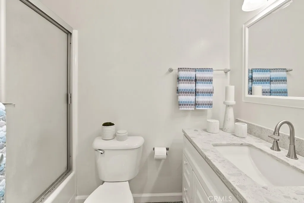 18620 Hatteras Street 223, Tarzana, California 91356 home-pic-24