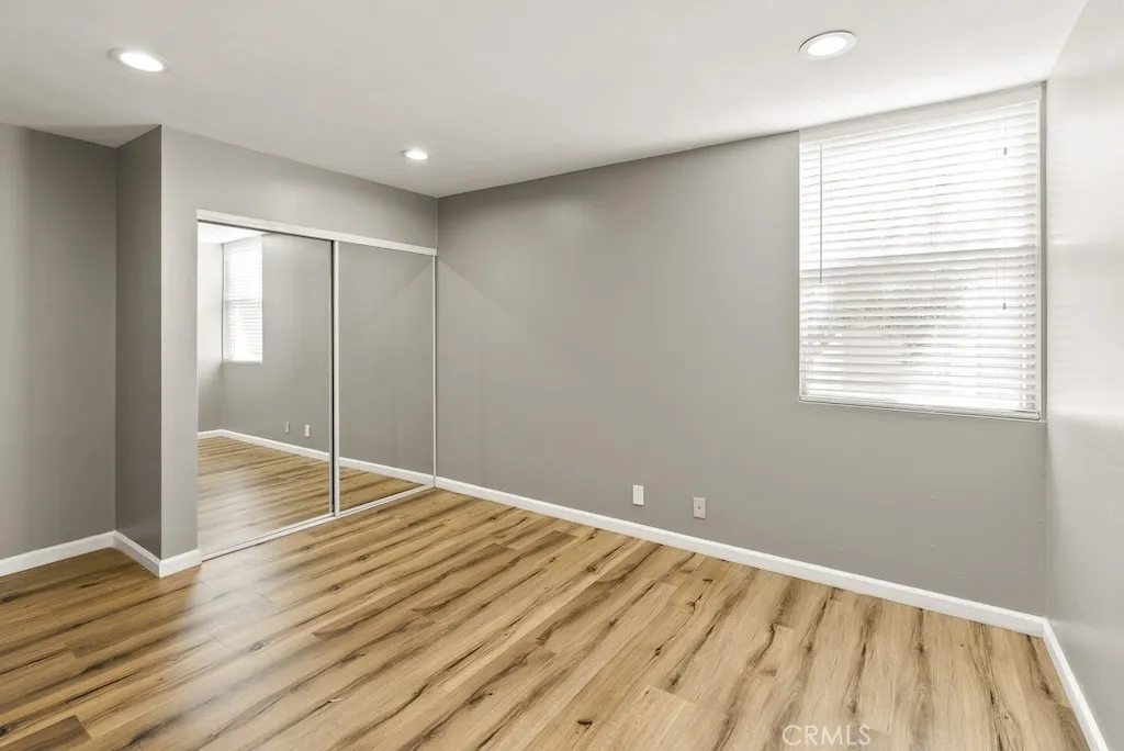 18620 Hatteras Street 223, Tarzana, California 91356 home-pic-26