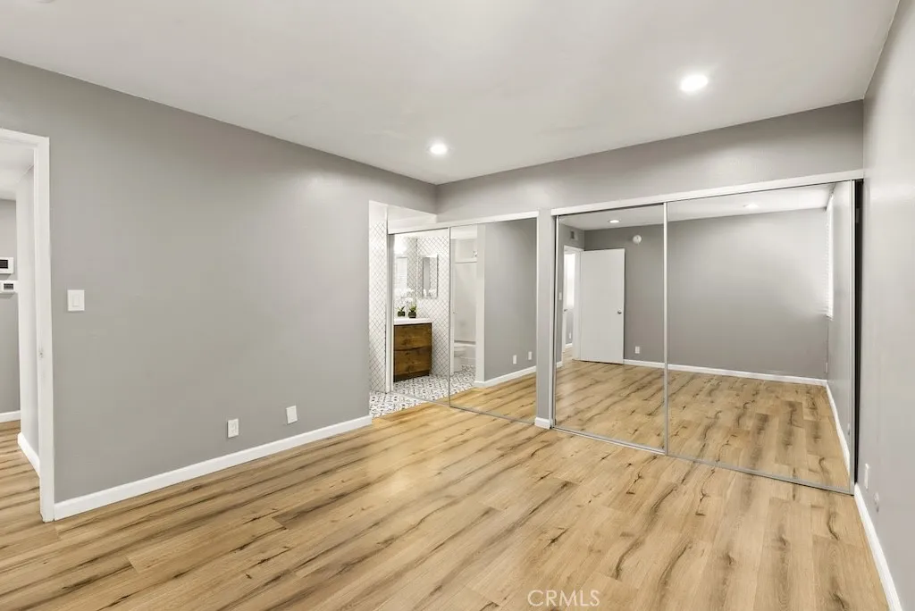 18620 Hatteras Street 223, Tarzana, California 91356 home-pic-16