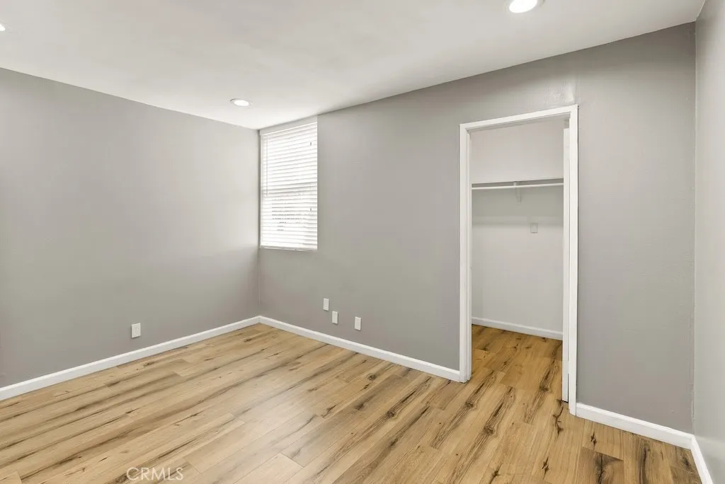 18620 Hatteras Street 223, Tarzana, California 91356 home-pic-23