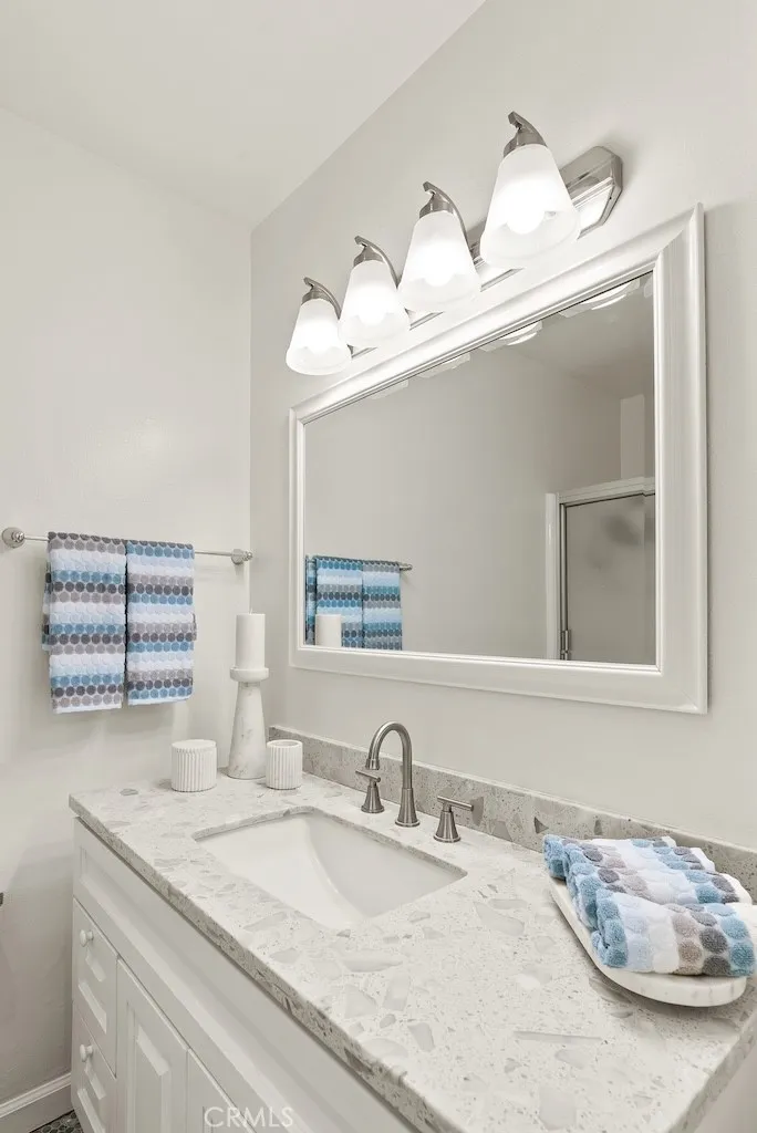 18620 Hatteras Street 223, Tarzana, California 91356 home-pic-25