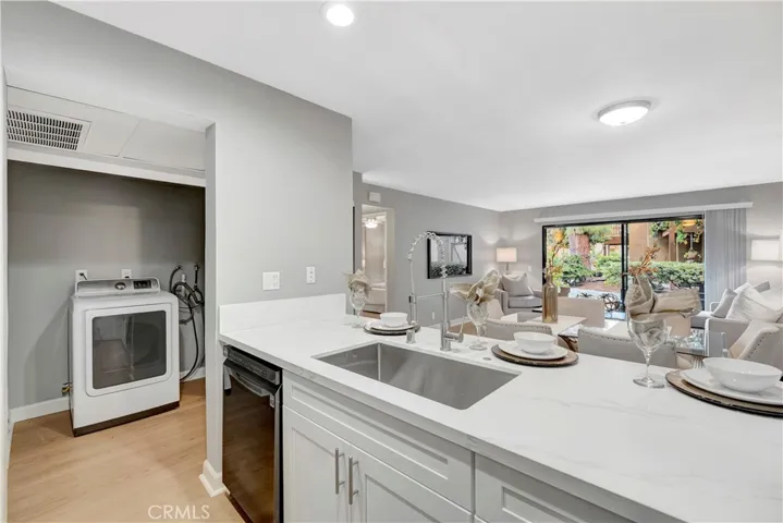 224 Tangelo 372, Irvine, California 92618
