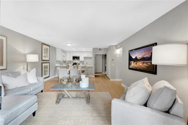 224 Tangelo 372, Irvine, California 92618