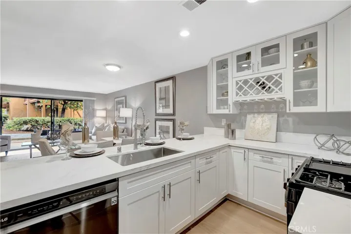 224 Tangelo 372, Irvine, California 92618