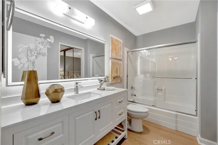 224 Tangelo 372, Irvine, California 92618
