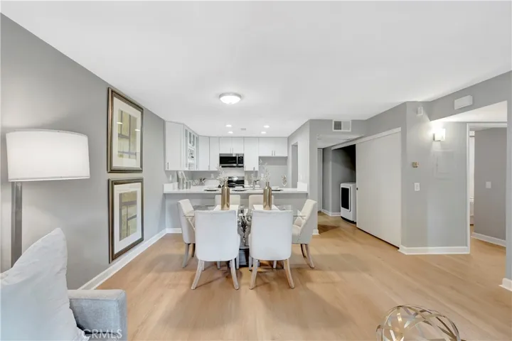 224 Tangelo 372, Irvine, California 92618