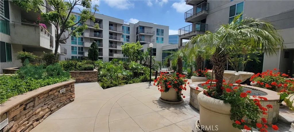 267 S San Pedro Street, Los Angeles, California 90012 home-pic-11