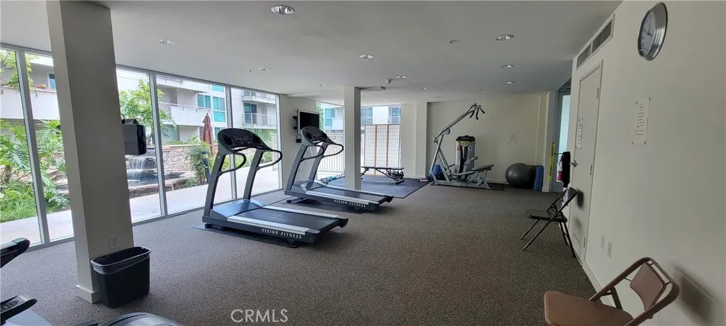 267 S San Pedro Street, Los Angeles, California 90012 home-pic-16