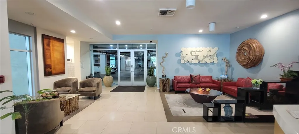 267 S San Pedro Street, Los Angeles, California 90012 home-pic-9