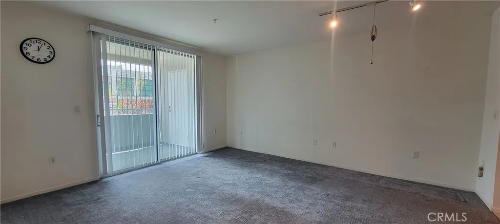 267 S San Pedro Street, Los Angeles, California 90012 home-pic-2