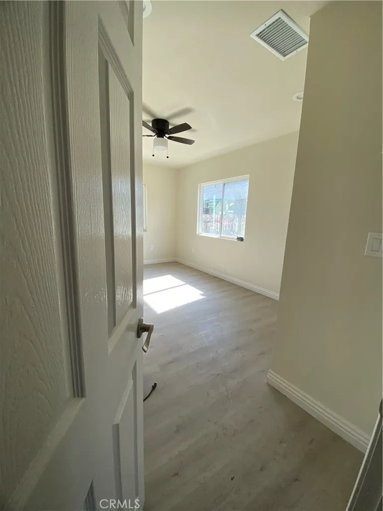 1727 W Santa Ana Boulevard, Santa Ana, California 92703 home-pic-3