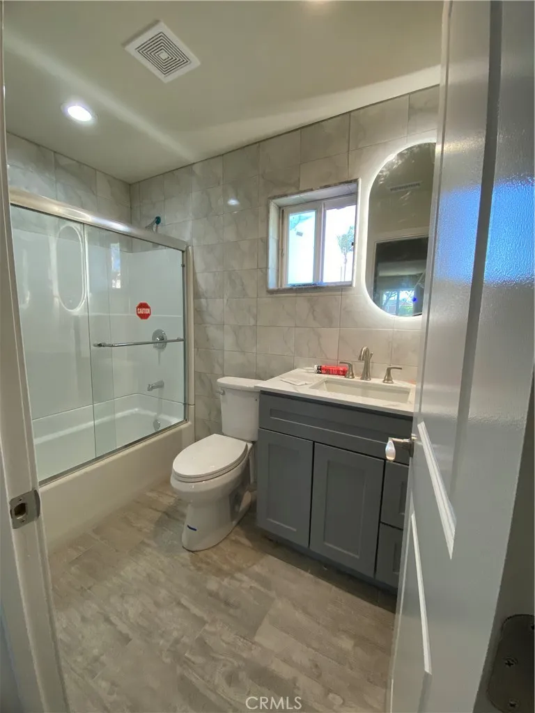 1727 W Santa Ana Boulevard, Santa Ana, California 92703 home-pic-2