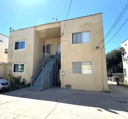 1438 S Bronson Avenue, Los Angeles, California 90019 home-pic-2