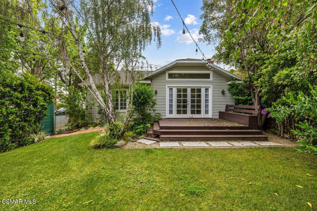 12302 Gorham Avenue, Los Angeles, California 90049, 3 Bedrooms Bedrooms, ,3 BathroomsBathrooms,Residential,For Sale,Gorham,225002333