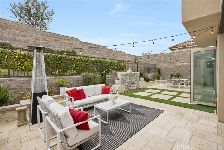 2233 Arroyo Trabuco Way, Lake Forest, California 92610