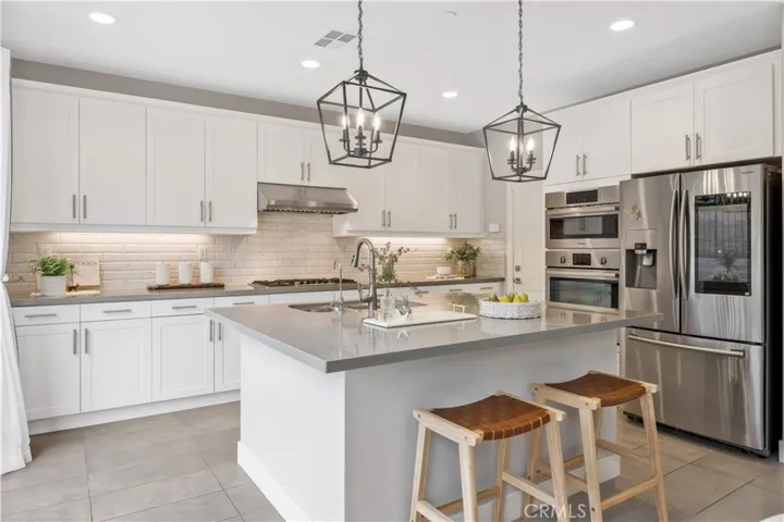 2233 Arroyo Trabuco Way, Lake Forest, California 92610