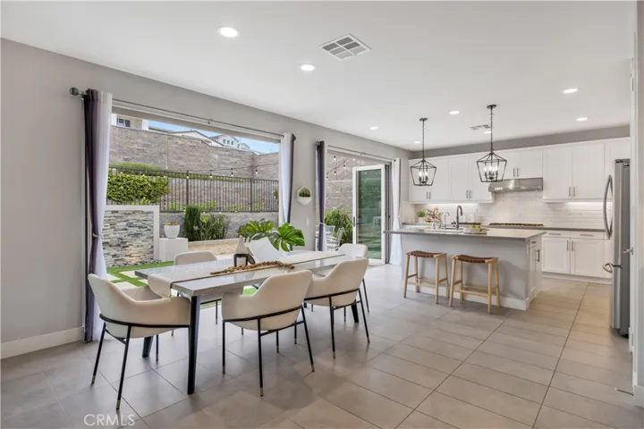 2233 Arroyo Trabuco Way, Lake Forest, California 92610