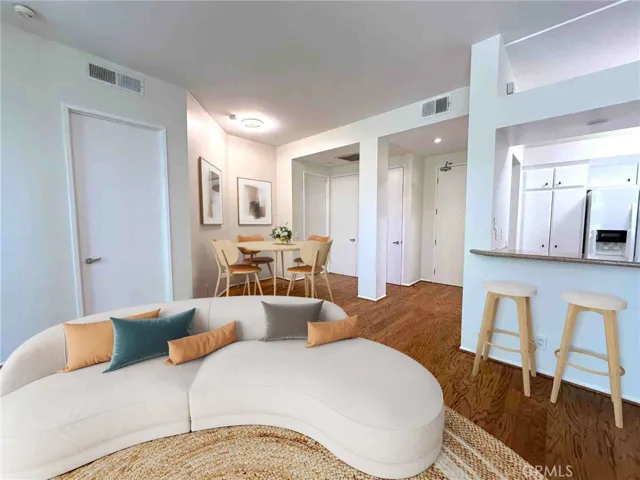 5151 Balboa Boulevard 202, Encino, California 91316
