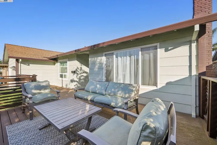 1644 Sarkesian, Petaluma, California 94954-4574