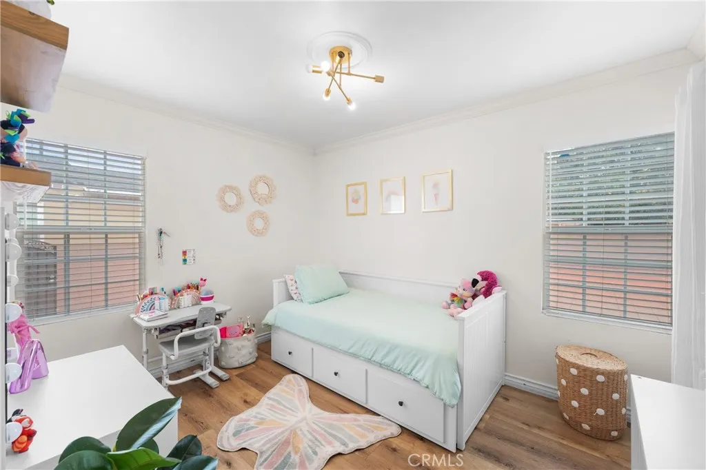 5927 Mckinley Avenue, South Gate, California 90280 home-pic-17