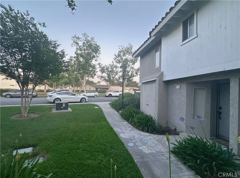 292 Lemon, Irvine, California 92618 home-pic-1